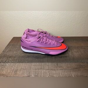 Nike Zoom Mercurial Vapor 16 Pro TF “Scary Good Pack”
- Size 7 Men / 8.5 Women.